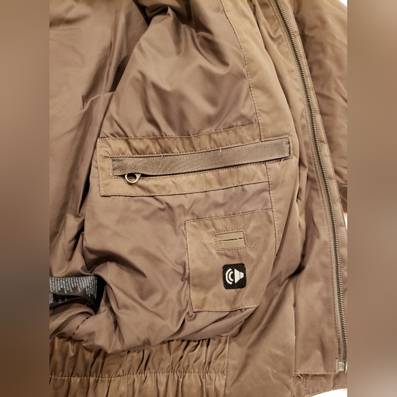 Women's Medium Northface Padma Bomber Jacket, Brown - Picture 9 of 12